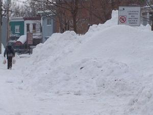 Une ruelle de Limoilou.Crédit photo: Jean Cazes, 20 décembre 2007.