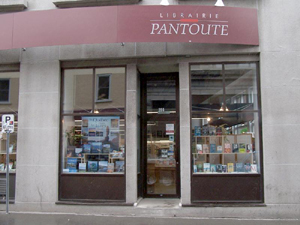 Succursale Pantoute sur la rue Saint-Joseph. Jean Cazes (auteur), 4 juin 2007.