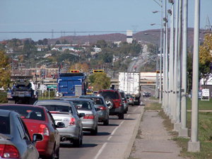 Boulevard Pierre-Bertrand. Vue en direction NO. Crédit photo: Jean Cazes, 4 octobre 2007.