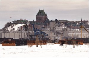 L’entente négociée par Andrée Boucher liait la réalisation d’aménagements récréonautiques à la Baie de Beauport (ci-dessus), financée au coût de 19 millions $ par Ottawa pour les Fêtes de 2008, et la construction de deux quais de marchandise dans la baie, un projet dans les cartons du Port. Le Soleil, Patrice Laroche.