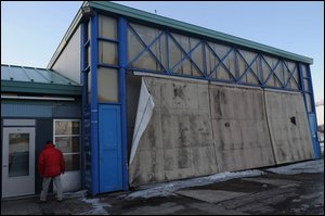 Un bâtiment peu reluisant du marché du Vieux-Port, photographié en janvier. Photothèque Le Soleil, Patrice Laroche.