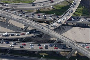 Après la mise en service complète du nouvel échangeur Turcot, en 2015, le volume du trafic devrait atteindre 306 000 véhicules. Photo Patrick Sanfaçon, La Presse.